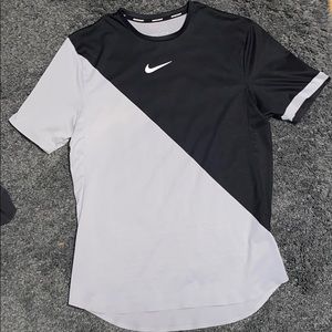 Men’s Nike Court tennis shirt
